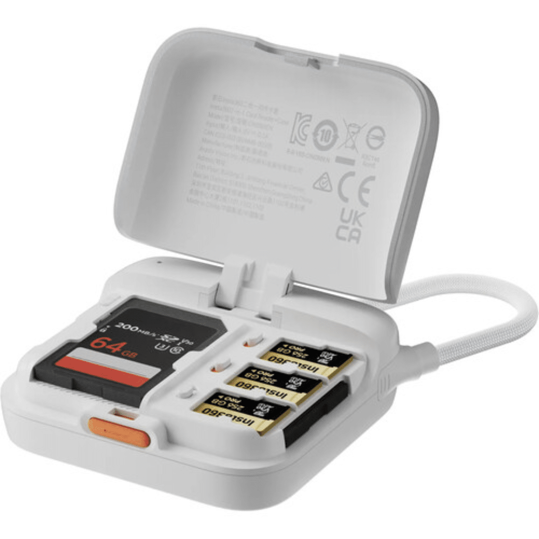 Insta360 Insta360 Accessory CINSBBEN 2-in-1 Card Reader + Case Retail AC 302483 CINSBBEN (2)