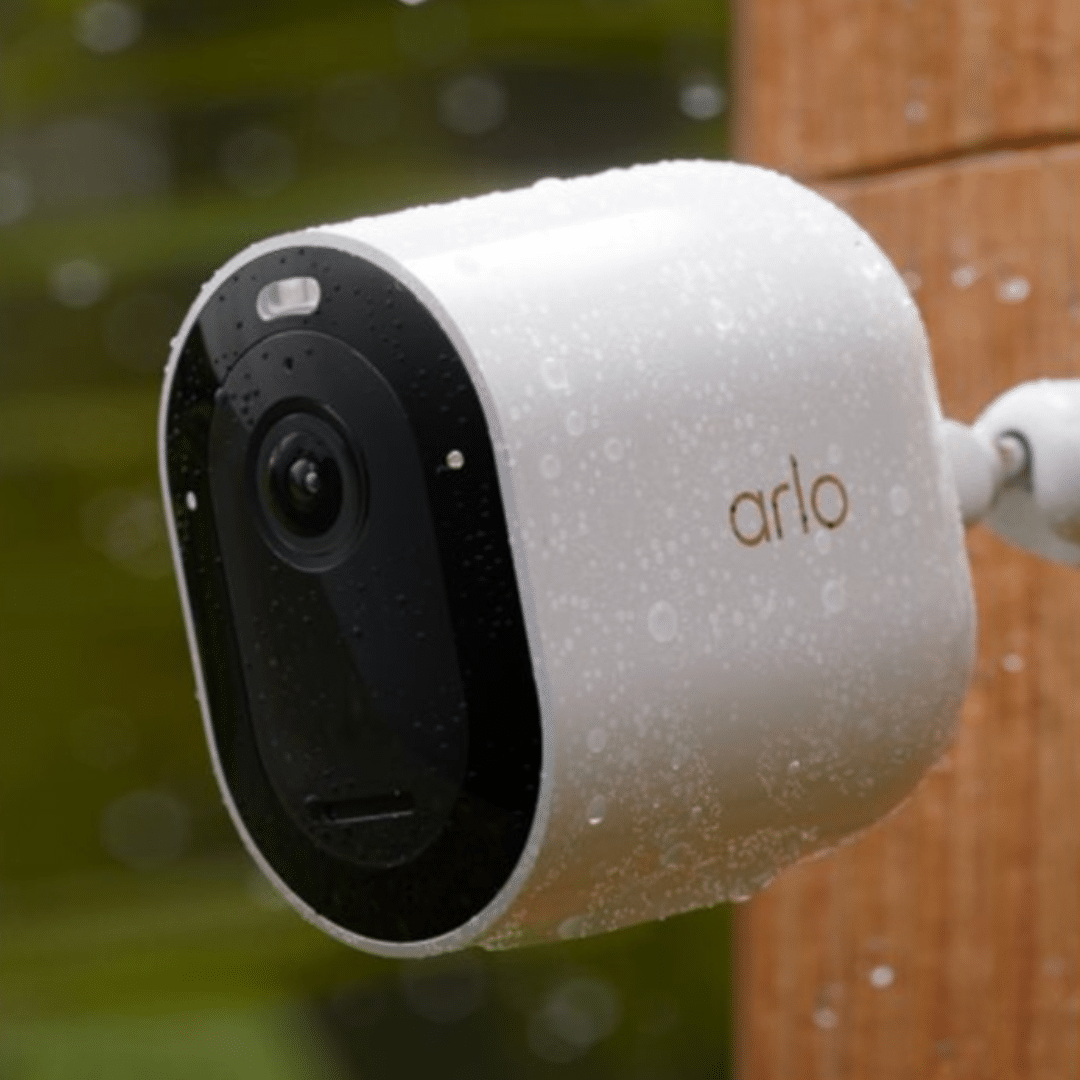 arlo-pro-5s-spotlight-security-camera-2k-hdr-vmc4060p-100cns-ny-hb (4)