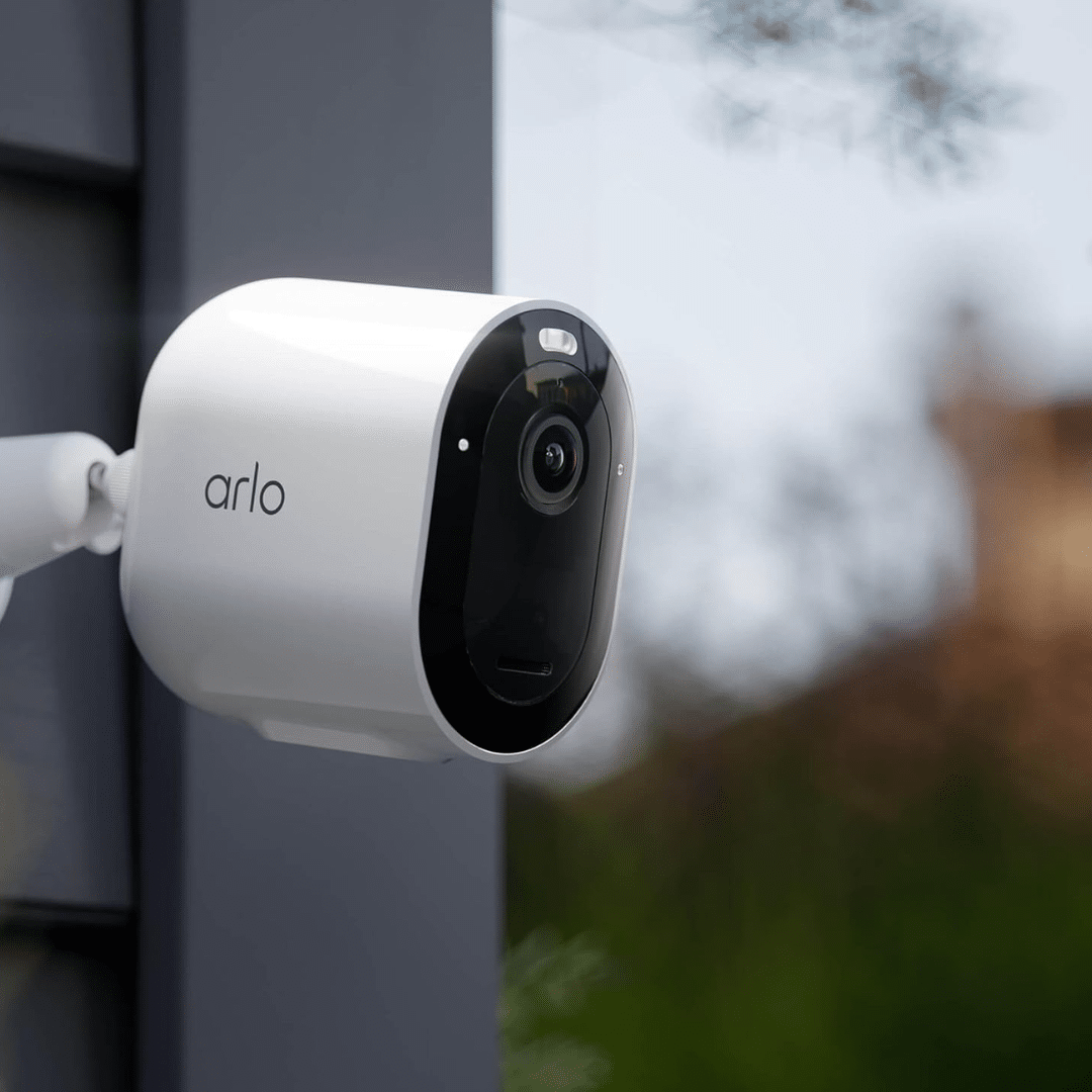 arlo-pro-5s-spotlight-security-camera-2k-hdr-vmc4360p-100nas-ny-hb (6)